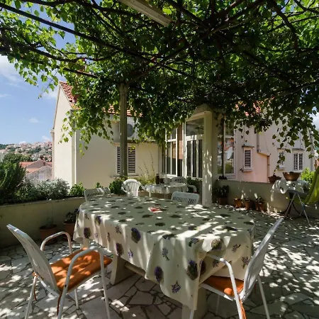 Olga Апартаменты *